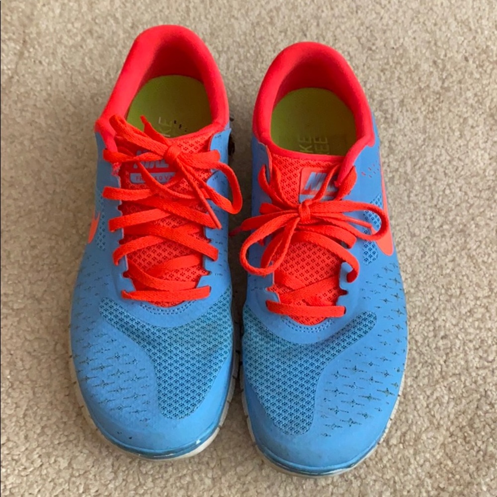 Nike Tennis Shoes